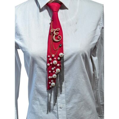 Wholesale Letter E Pearl Brooch Necktie Handmade Faux Pearl Alphabet Pin with Iron Chain Tassel Decorative Polyester Tie for Women (Red)