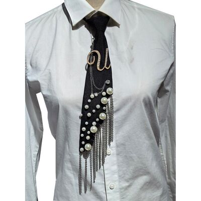 Wholesale Letter U Pearl Brooch Necktie Handmade Faux Pearl Alphabet Pin with Iron Chain Tassel Decorative Polyester Tie for Women (Black)