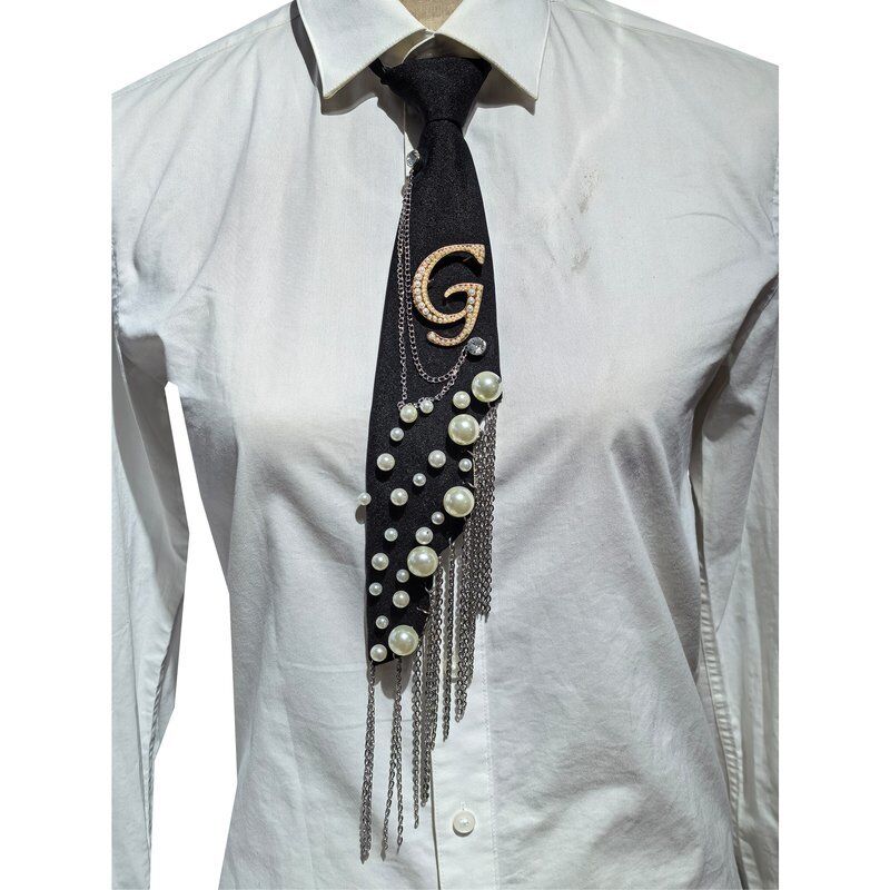 Wholesale Letter G Pearl Brooch Necktie Handmade Faux Pearl Alphabet Pin with Iron Chain Tassel Decorative Polyester Tie for Women (Black)