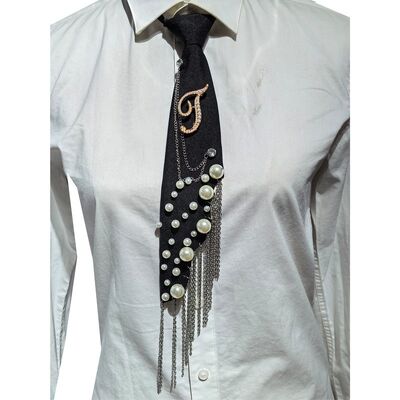 Оптовая бумага T Pearl Brooch Necktie ручная изготовление False Pearl Alphabet Pin с железной цепью Tassel Декоративный полиэстерный галстук для женщин (черный)